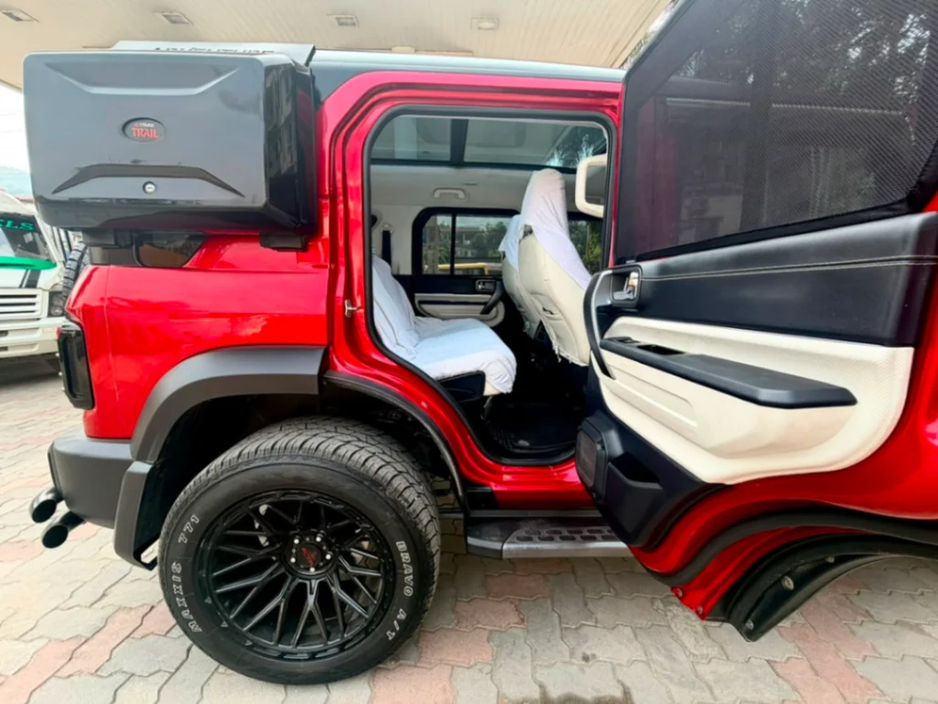 Mahindra THAR ROXX - Thumbnail 9