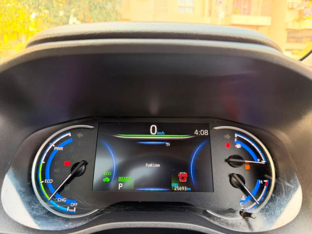 Toyota Innova Hycross - Thumbnail 3