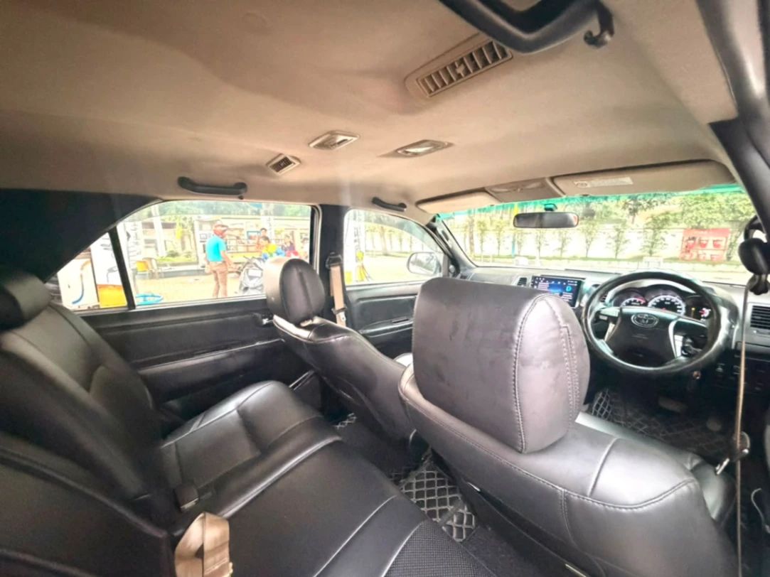 Toyota Fortuner - Thumbnail 8