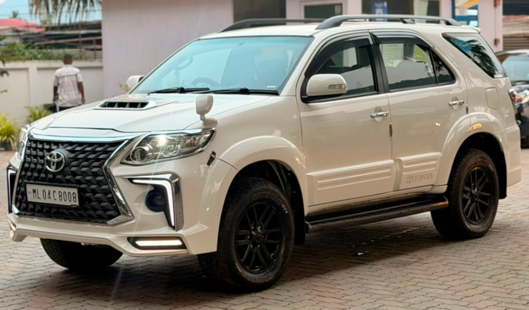 Toyota Fortuner - Thumbnail 12