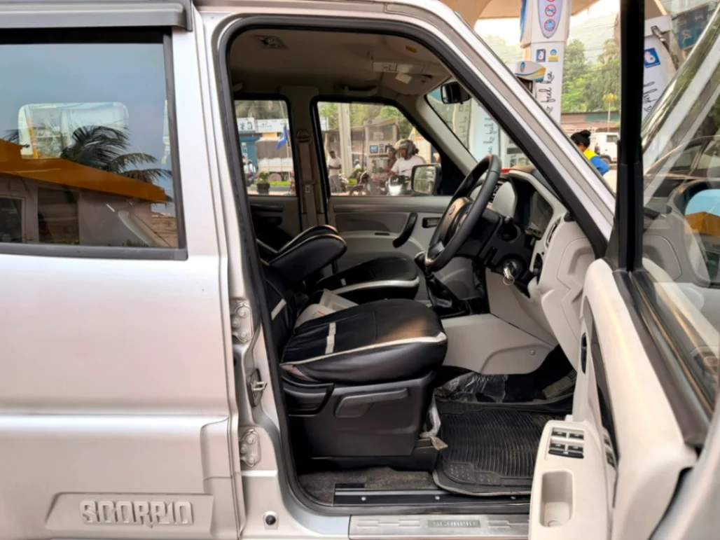 Mahindra Scorpio - Thumbnail 6