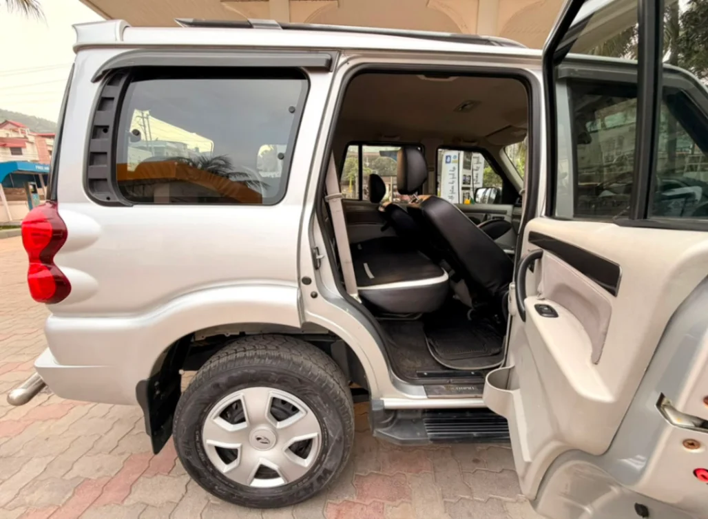 Mahindra Scorpio - Thumbnail 10