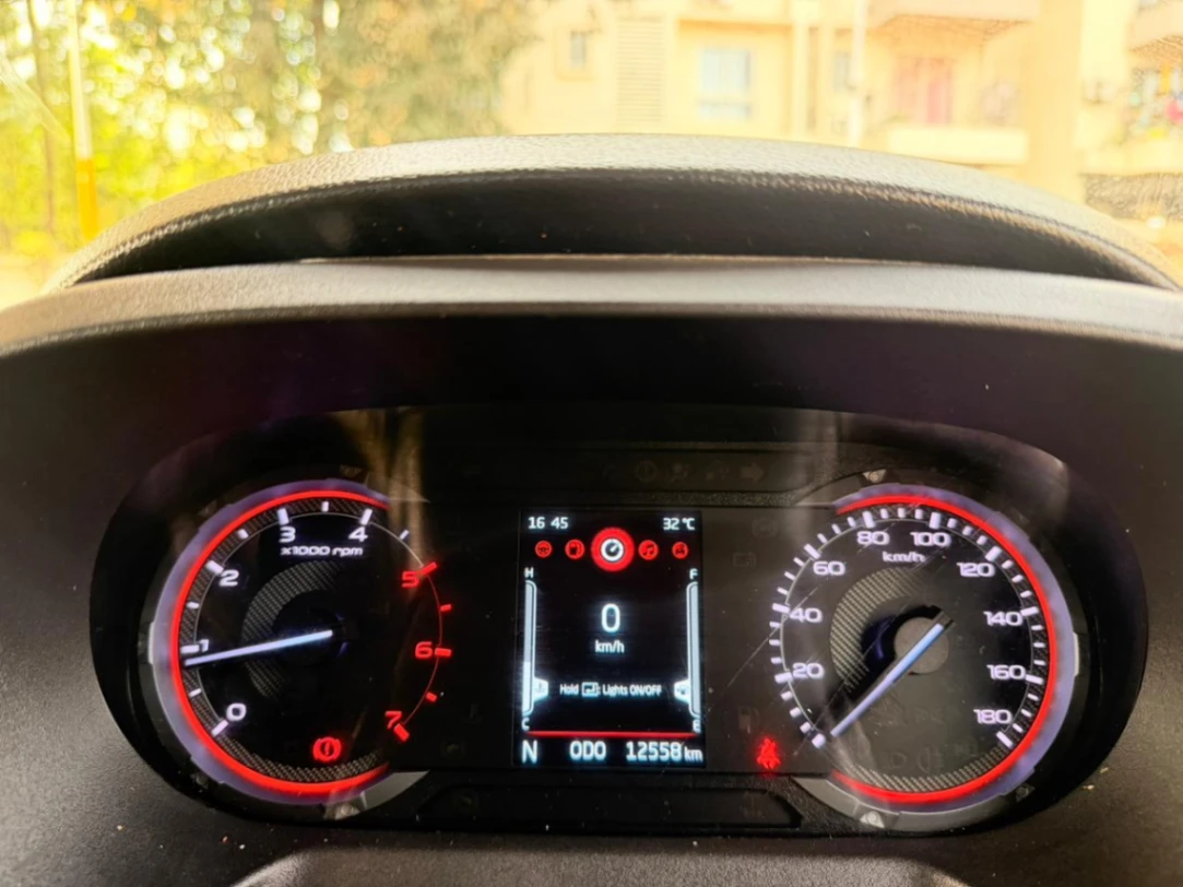 Mahindra Thar - Thumbnail 2