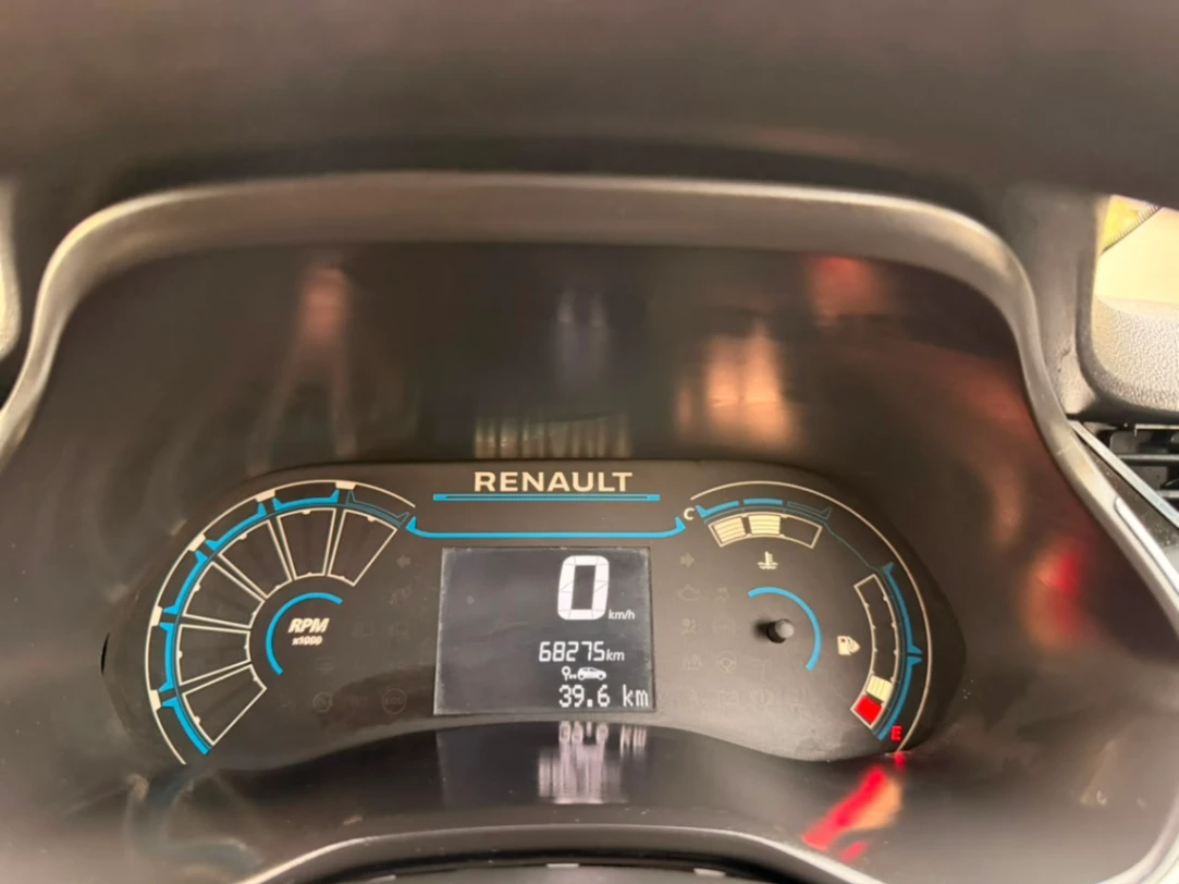 Renault Triber - Thumbnail 6