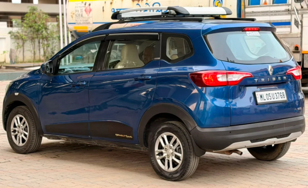 Renault Triber - Thumbnail 12