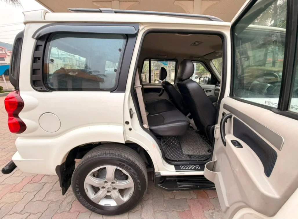 Mahindra Scorpio - Thumbnail 6