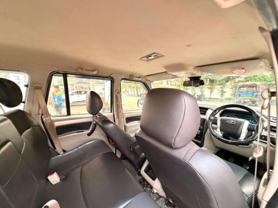 Mahindra Scorpio - Thumbnail 8