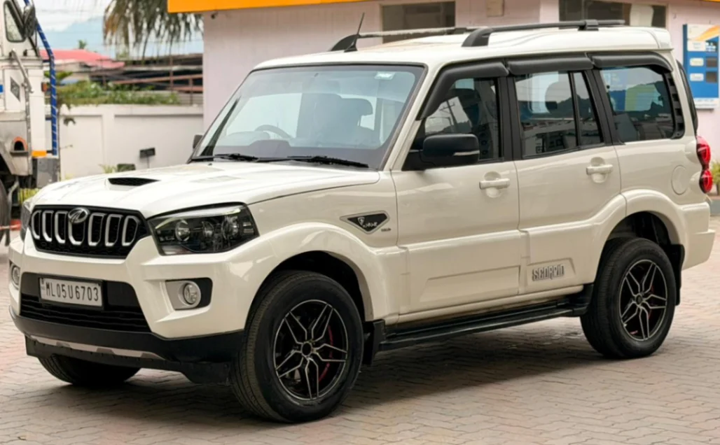 Mahindra Scorpio - Thumbnail 2