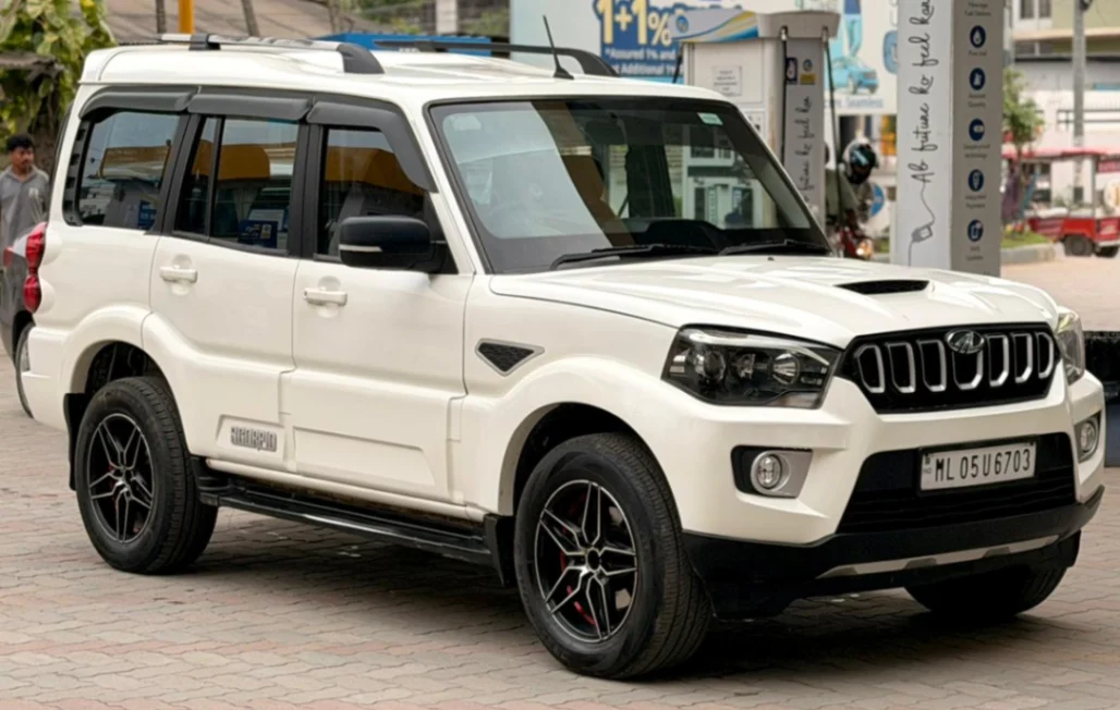 Mahindra Scorpio - Thumbnail 3