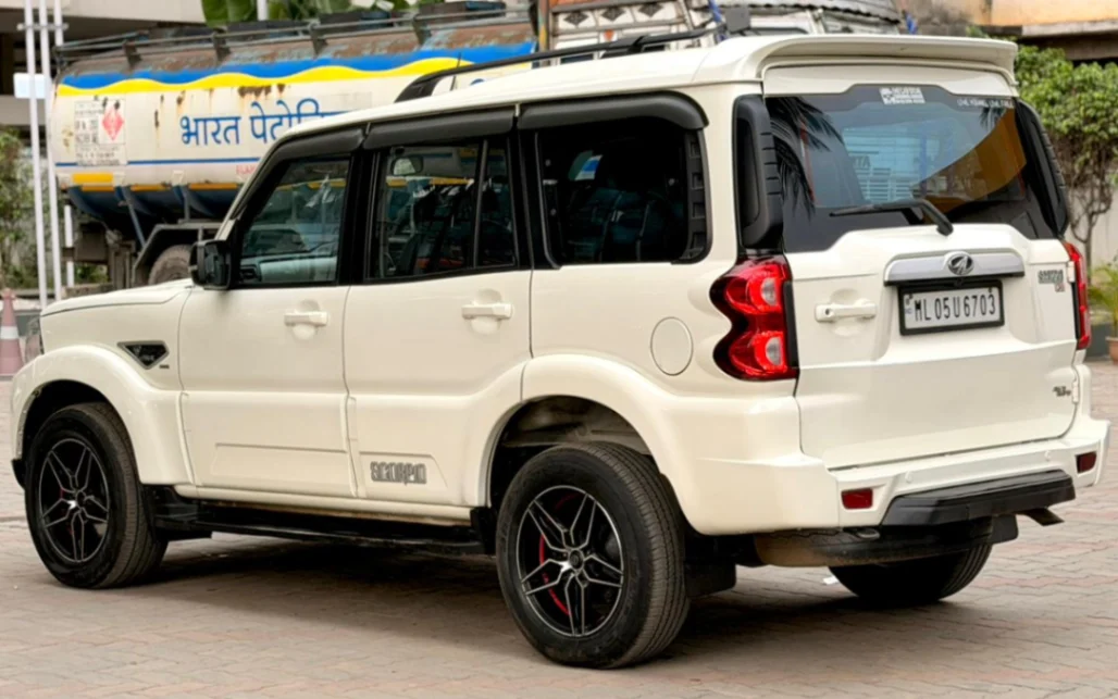 Mahindra Scorpio - Thumbnail 4