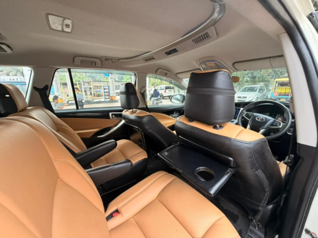 Toyota Innova - Thumbnail 5