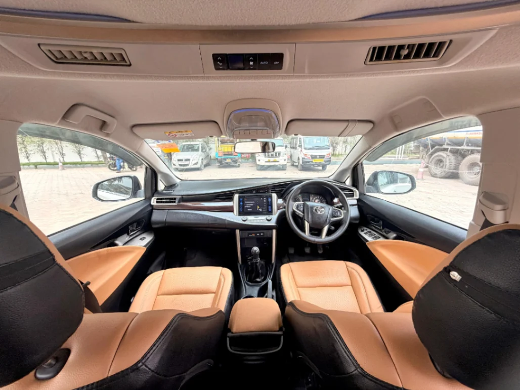 Toyota Innova - Thumbnail 7