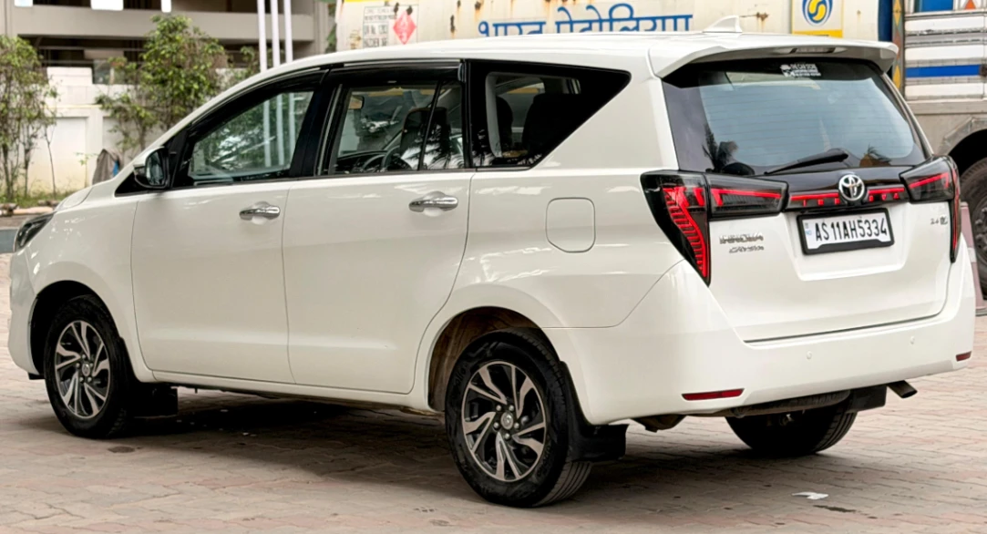 Toyota Innova - Thumbnail 11