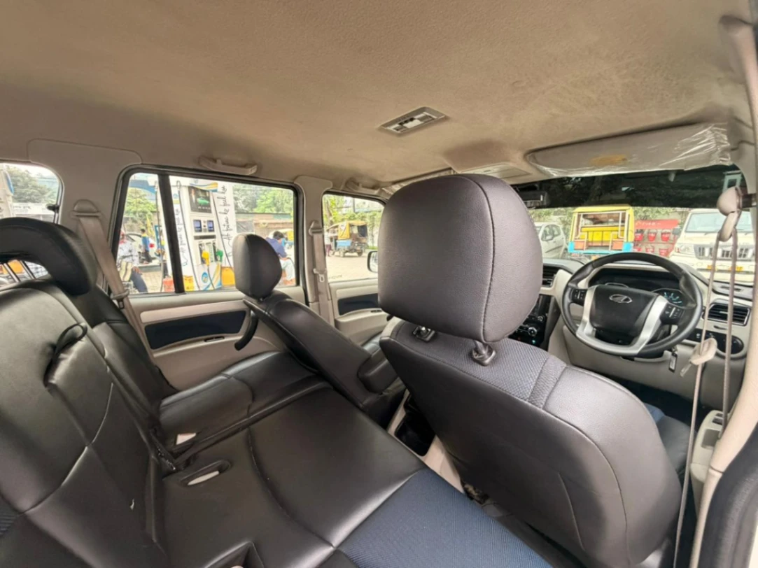 MAHINDRA SCORPIO - Thumbnail 4