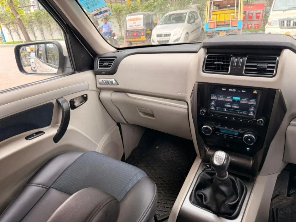 MAHINDRA SCORPIO - Thumbnail 6