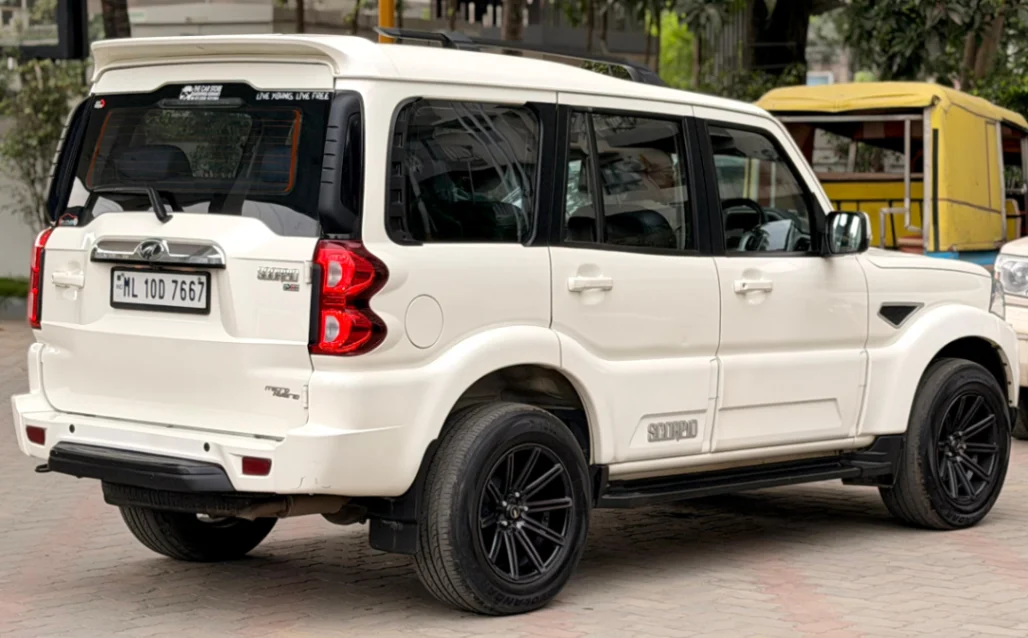 MAHINDRA SCORPIO - Thumbnail 10
