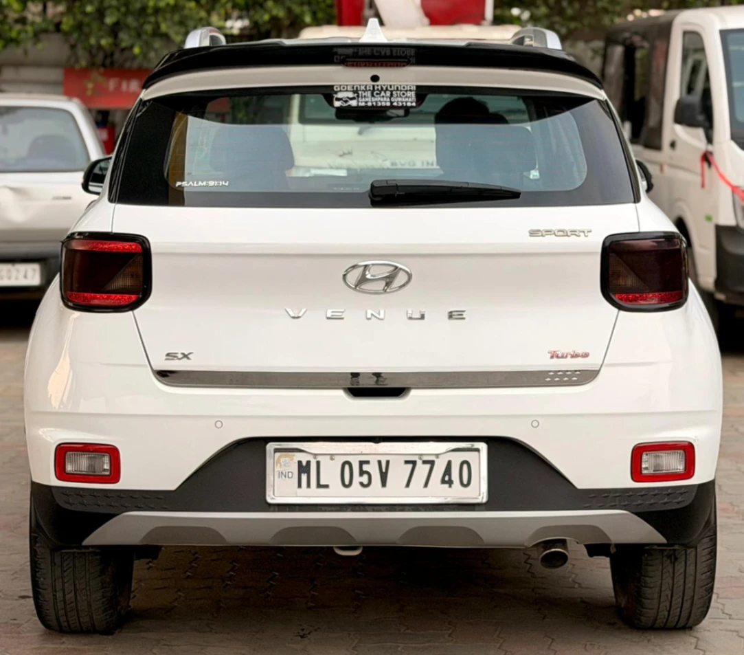 Hyundai Venue - Thumbnail 11