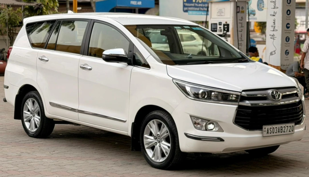 Toyota Innova Crysta - Thumbnail 5