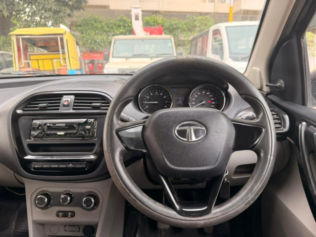 Tata Tiago - Thumbnail 2