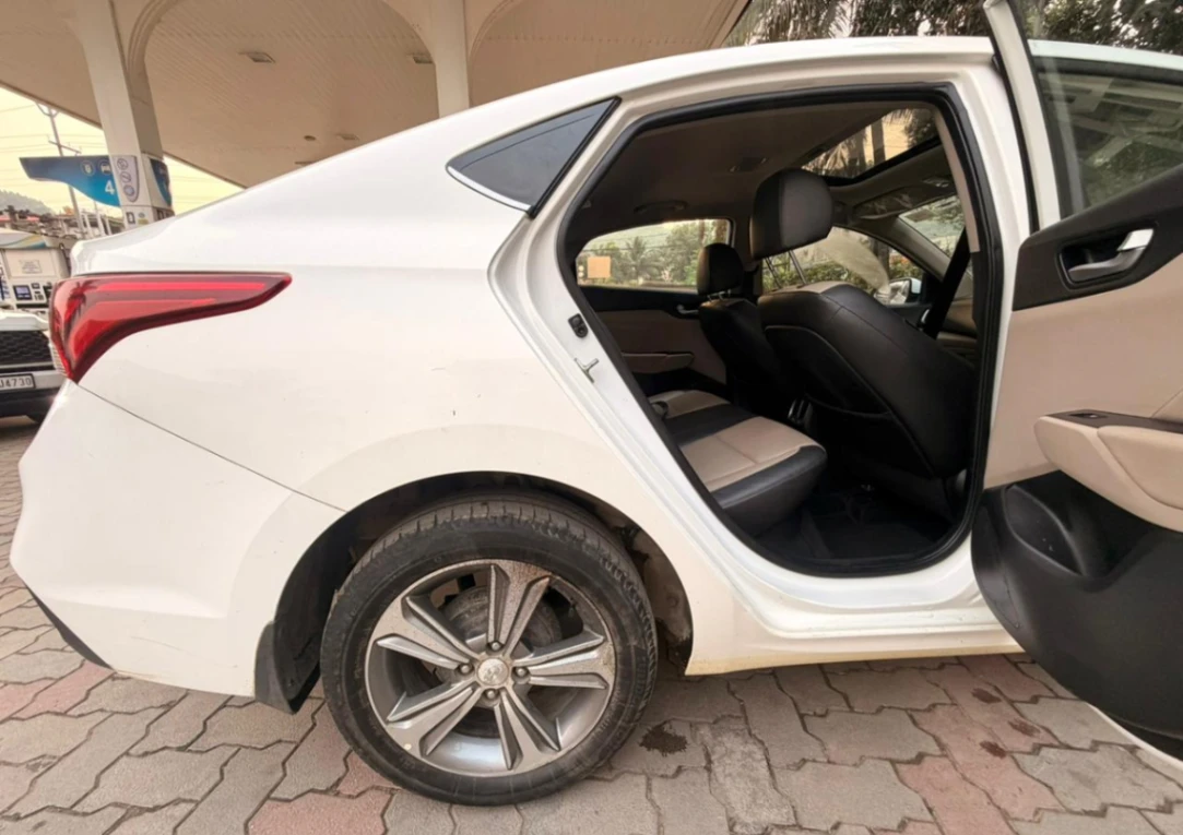 Hyundai Verna - Thumbnail 4
