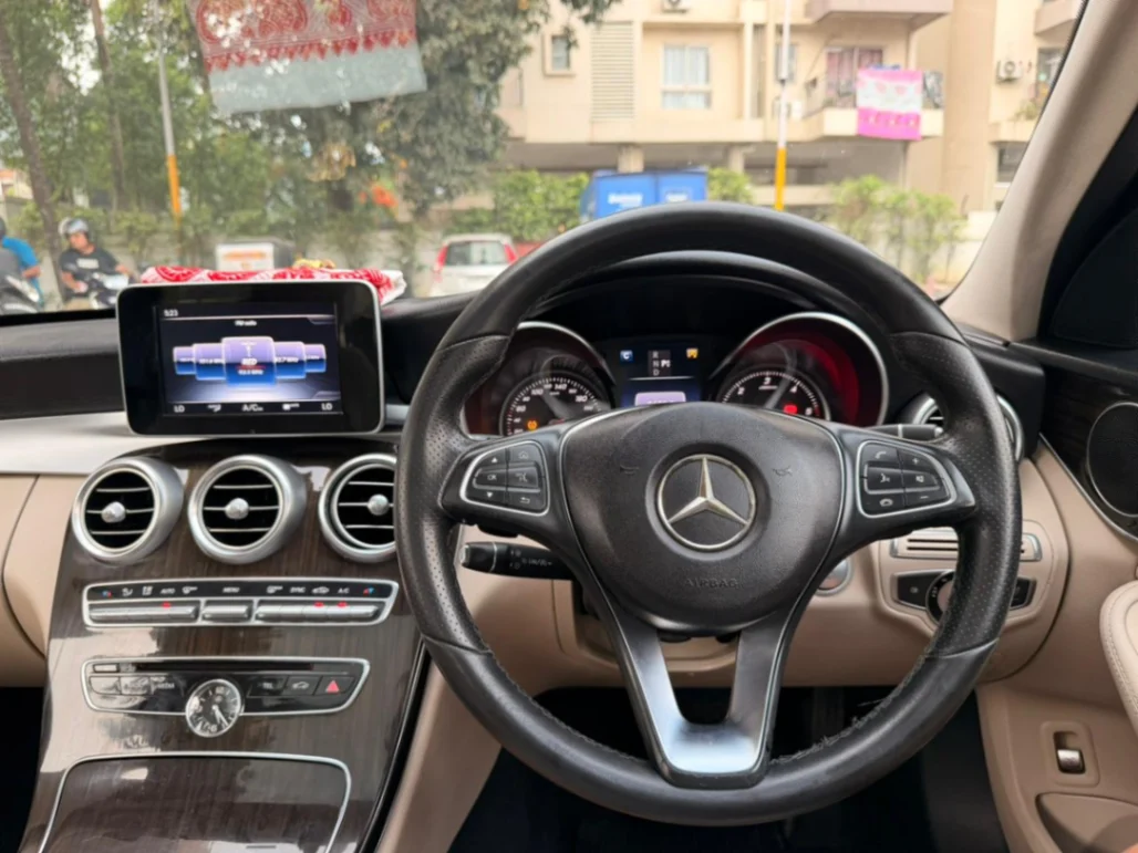 Mercedes Benz- C class - Thumbnail 6