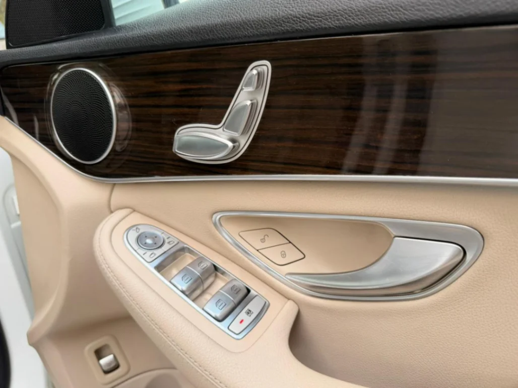 Mercedes Benz- C class - Thumbnail 7