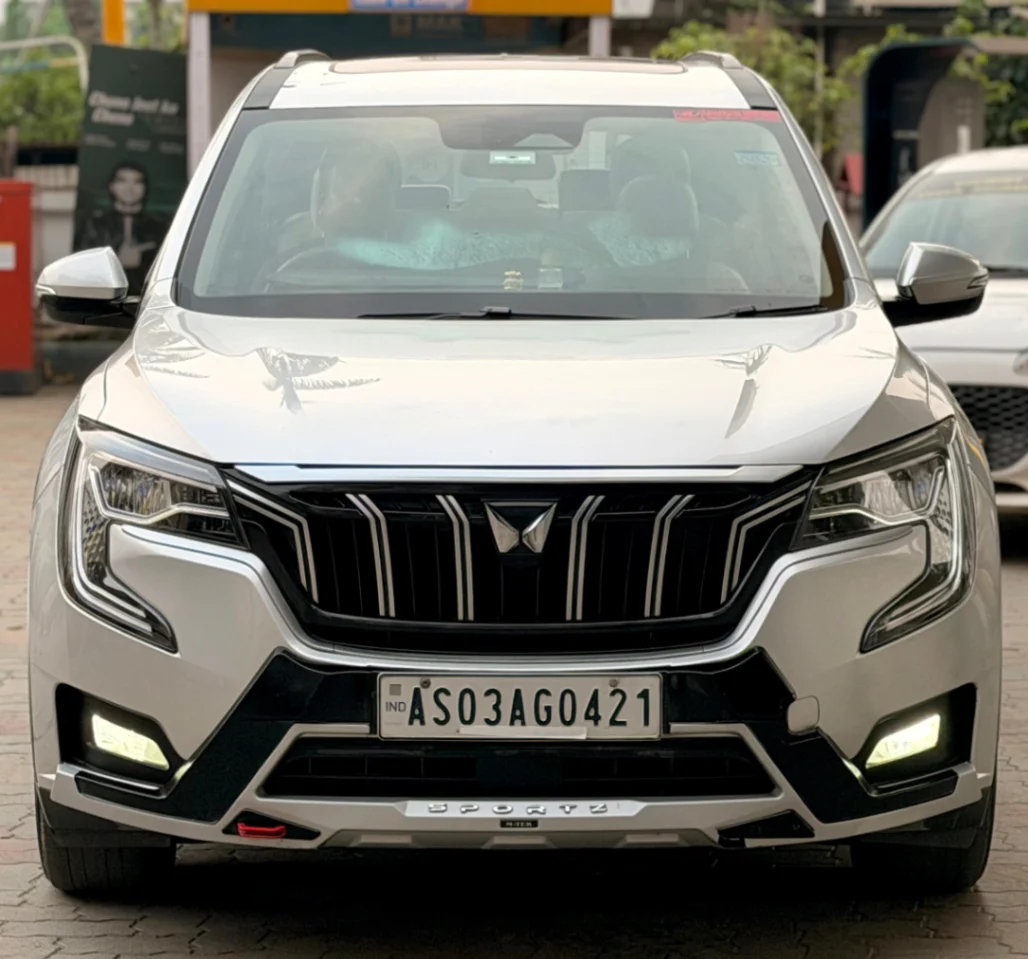 MAHINDRA XUV 700