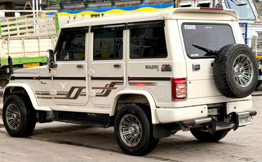 MAHINDRA Bolero - Thumbnail 10