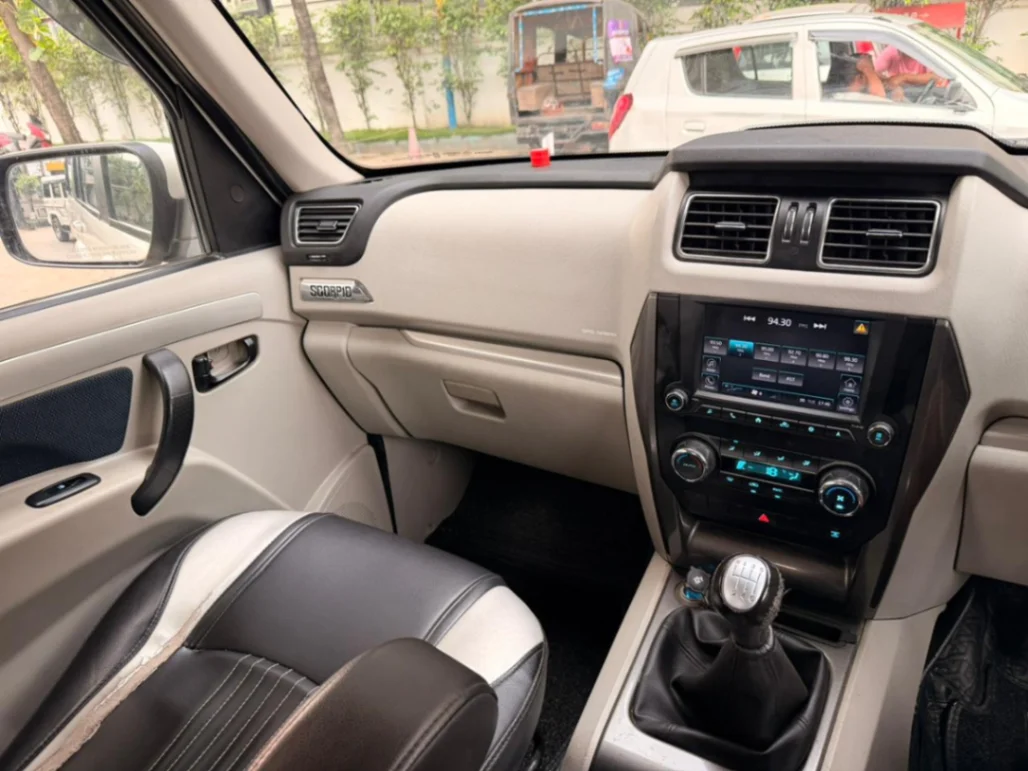 MAHINDRA SCORPIO - Thumbnail 8
