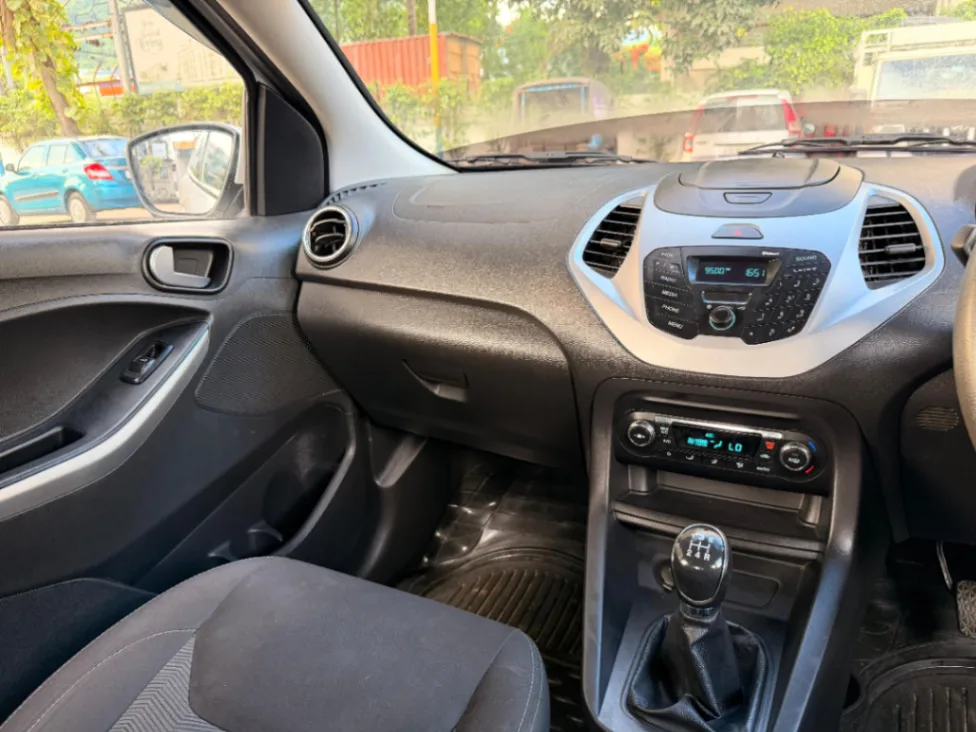 Ford Figo - Thumbnail 7