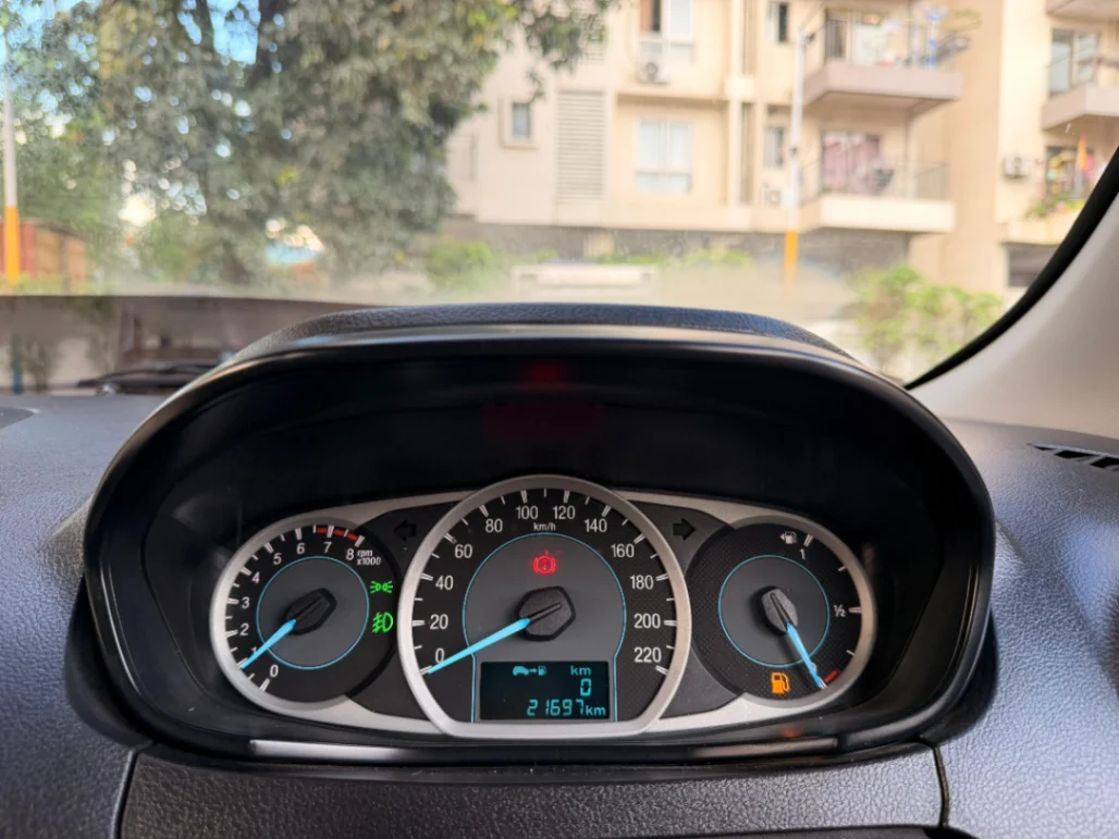 Ford Figo - Thumbnail 8
