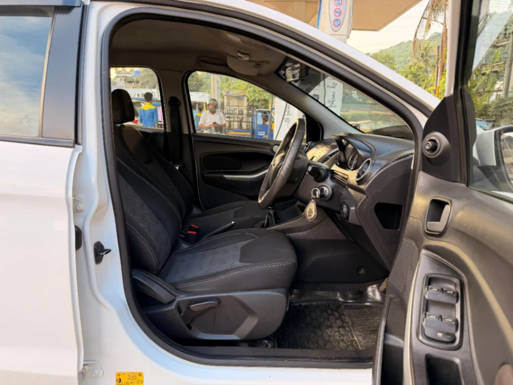 Ford Figo - Thumbnail 9