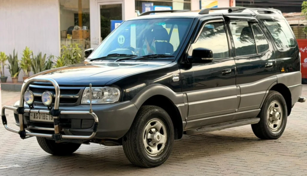 Tata Safari - Thumbnail 3