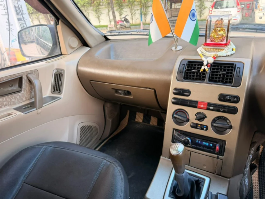 Tata Safari - Thumbnail 6