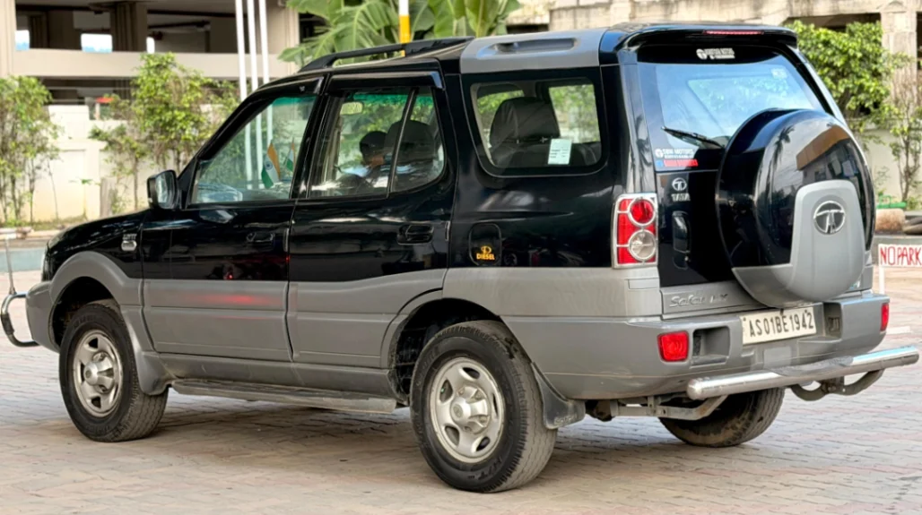 Tata Safari - Thumbnail 10
