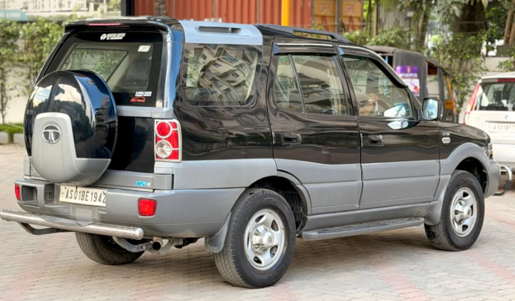 Tata Safari - Thumbnail 11