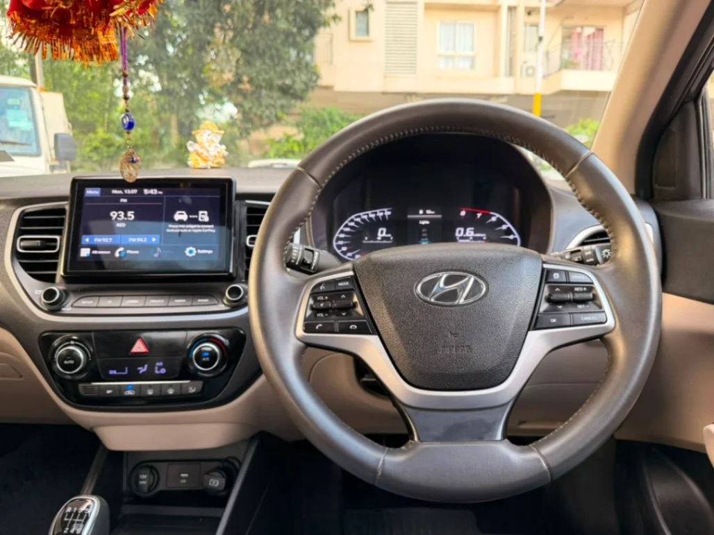 Hyundai Verna - Thumbnail 3