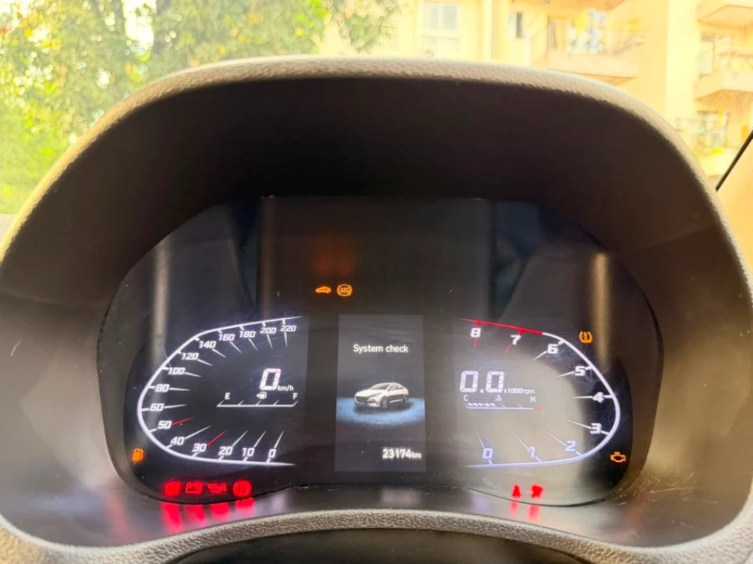Hyundai Verna - Thumbnail 5