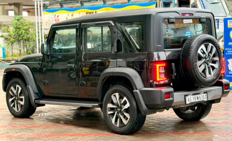 MAHINDRA THAR ROXX - Thumbnail 9