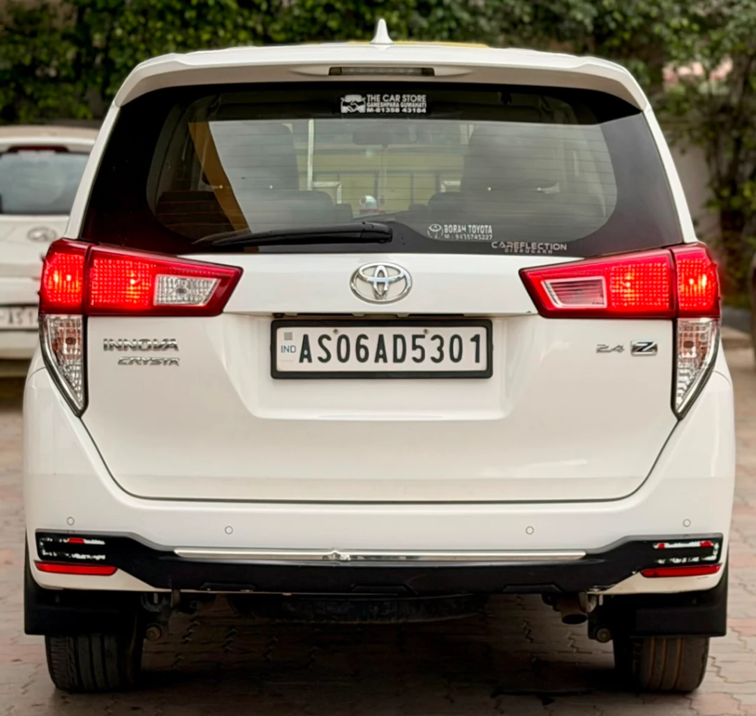 Toyota Innova Crysta - Thumbnail 7