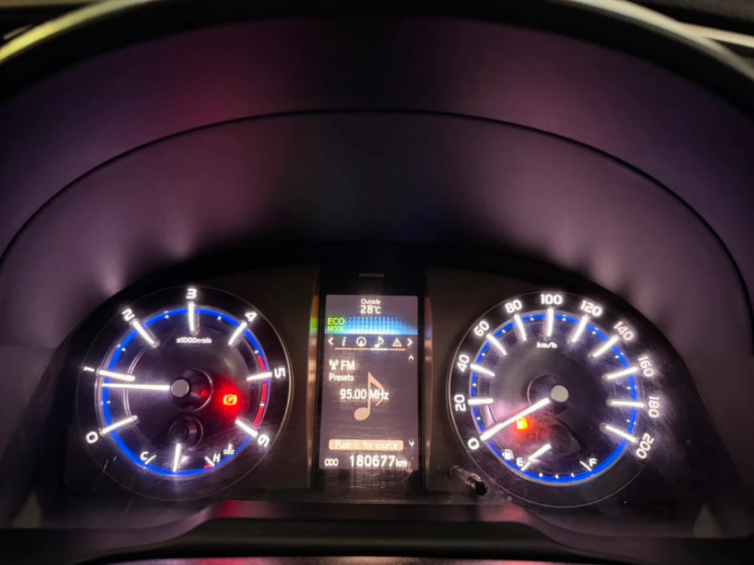 Toyota Innova Crysta - Thumbnail 9