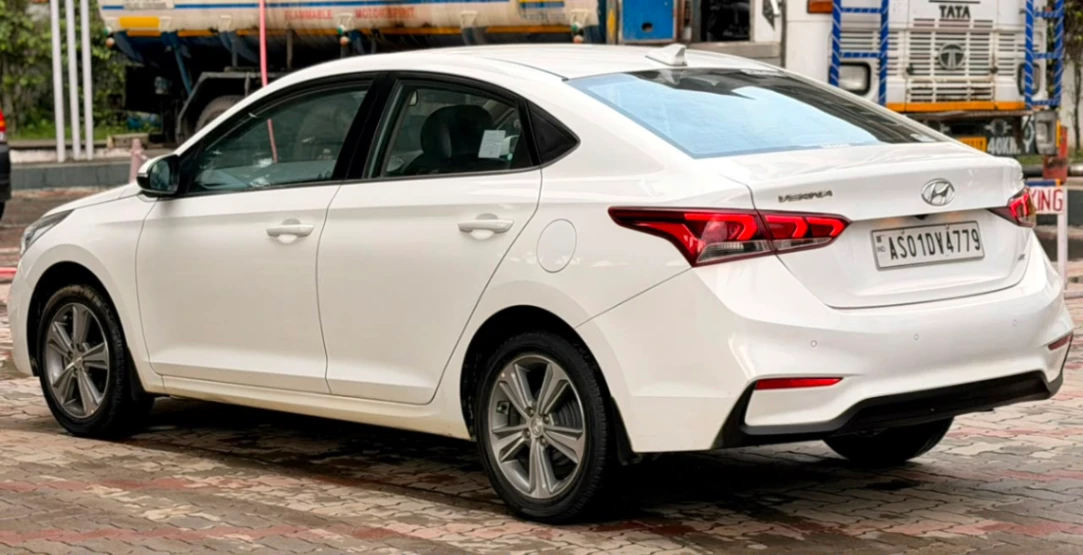 Hyundai Verna - Thumbnail 2