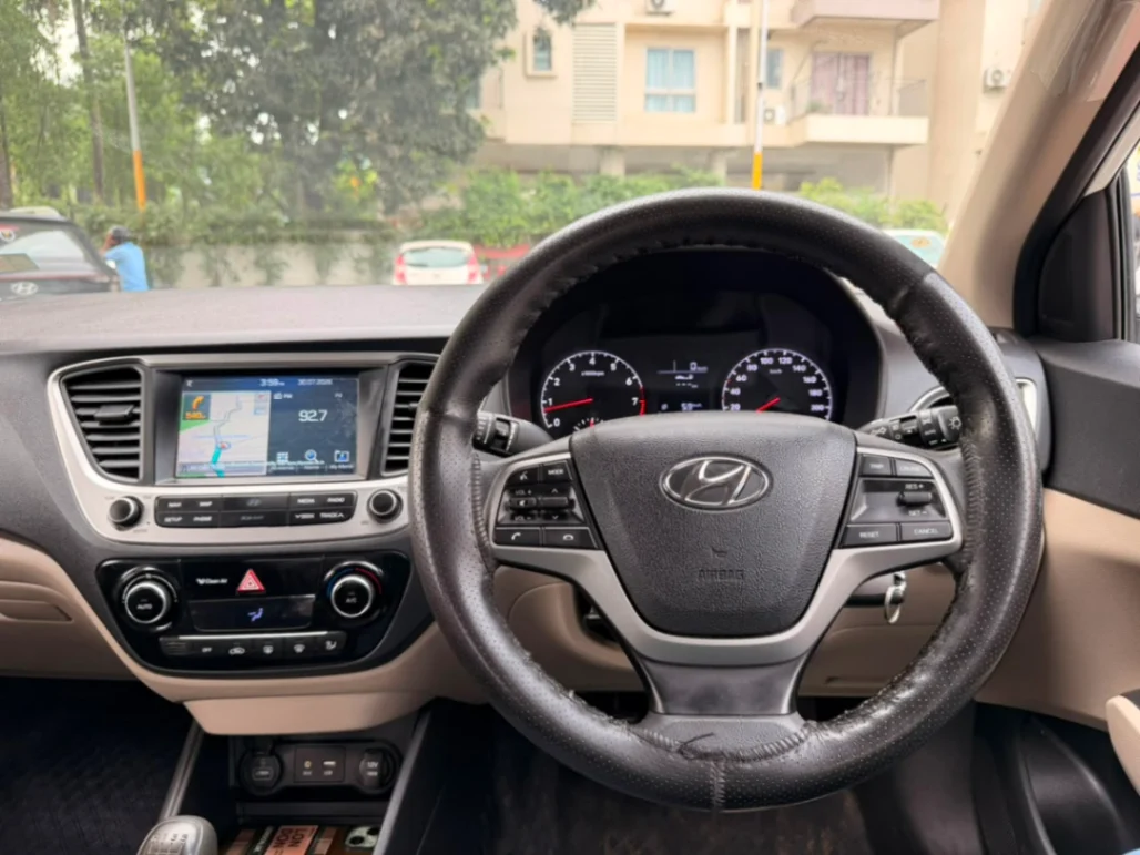 Hyundai Verna - Thumbnail 3