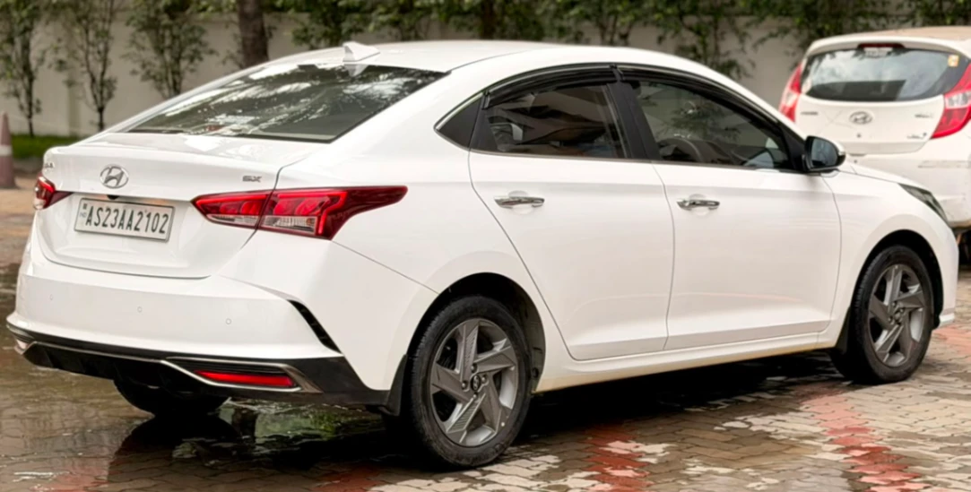 Hyundai Verna - Thumbnail 2