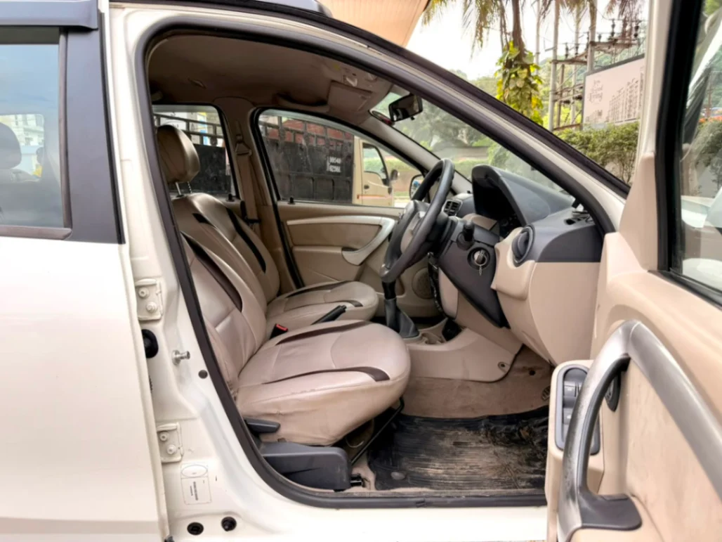 Nissan Terrano - Thumbnail 2