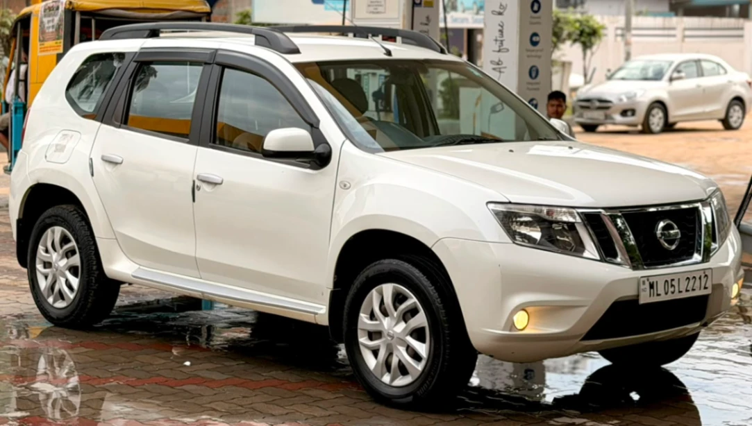 Nissan Terrano - Thumbnail 6