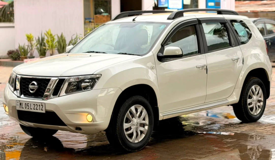 Nissan Terrano - Thumbnail 9
