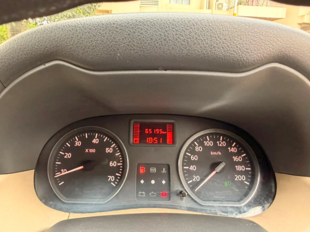 Nissan Terrano - Thumbnail 10