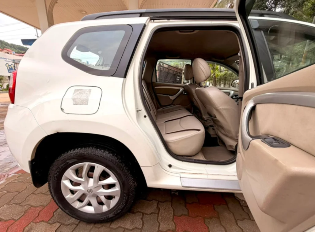 Nissan Terrano - Thumbnail 11