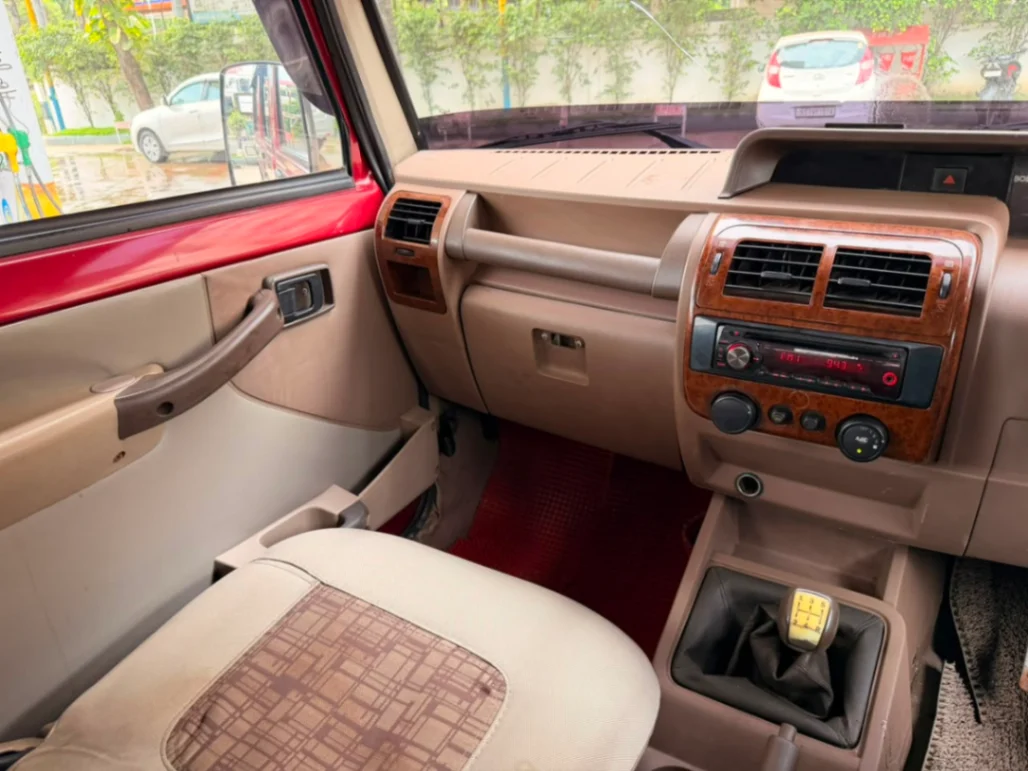 Mahindra Bolero - Thumbnail 9
